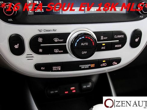 Used 2016 Kia Soul EV FWD image 19