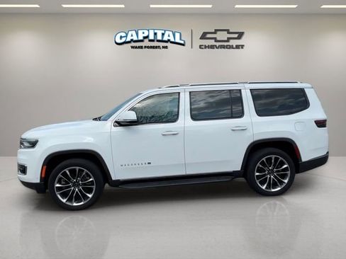 Used 2022 Jeep Wagoneer Series II w/ Convenience Group I image 2