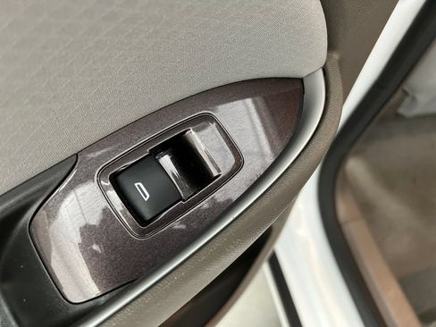 Used 2025 Chevrolet Malibu LT FWD image 19