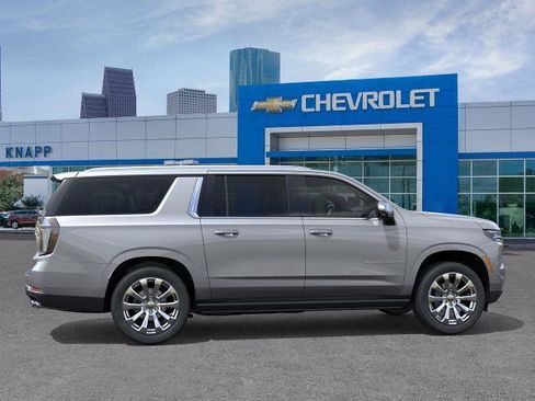 New 2026 Chevrolet Suburban Premier image 29