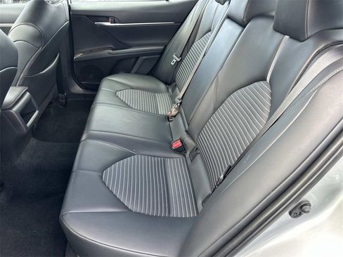 Used 2023 Toyota Camry SE image 12