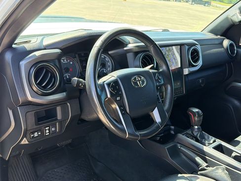 Used 2018 Toyota Tacoma TRD Pro image 4