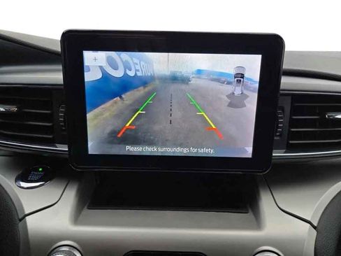 Used 2021 Ford Explorer XLT w/ Equipment Group 202A image 9