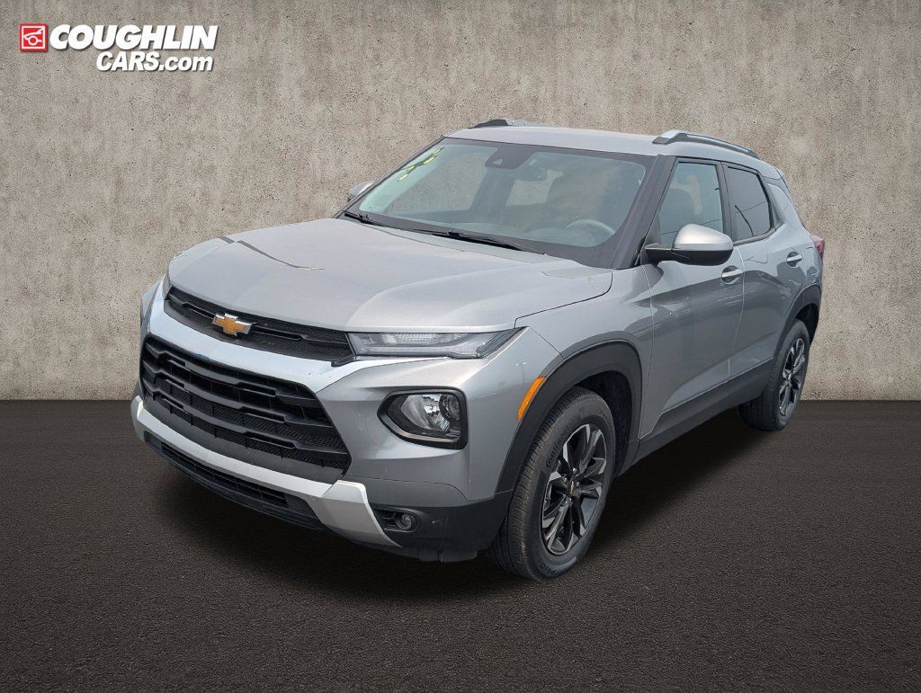 Used 2023 Chevrolet TrailBlazer LT w/ Convenience Package FWD image 3