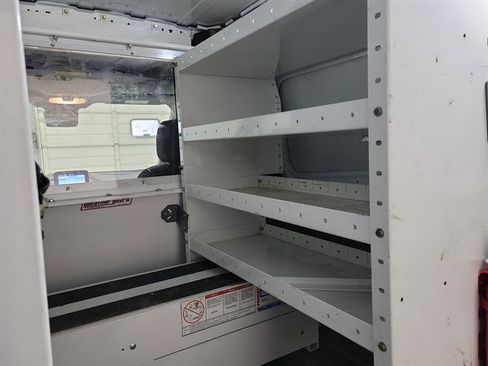 Used 2020 Ford Transit Connect XL image 9