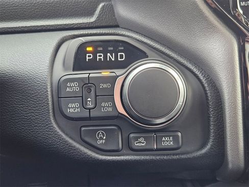 New 2026 RAM 1500 4x4 Crew Cab image 28