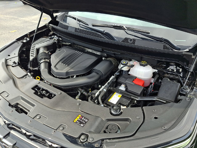 Certified 2025 Chevrolet Traverse RS FWD image 27