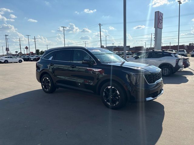 Used 2024 Kia Sorento S w/ Panoramic Sunroof Package FWD image 2