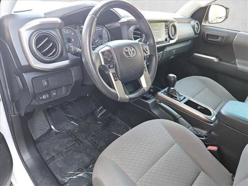 Used 2022 Toyota Tacoma SR5 w/ SR5 Appearance Package (SM) RWD image 11