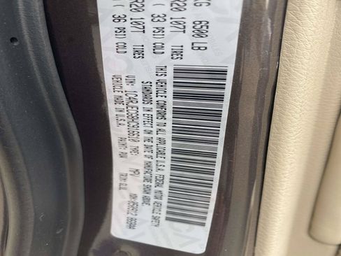 Used 2017 Jeep Grand Cherokee Overland w/ Jeep Active Safety Group RWD image 26