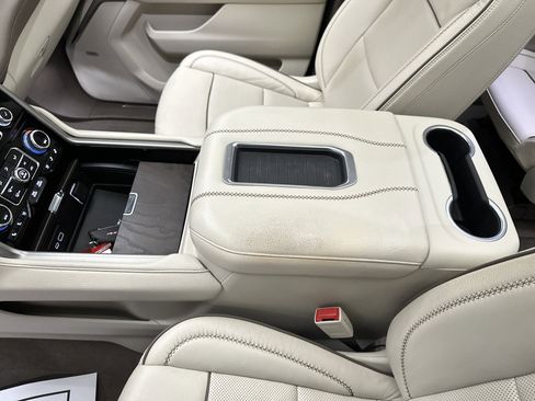 Used 2021 GMC Yukon XL Denali w/ Denali Premium Package image 47