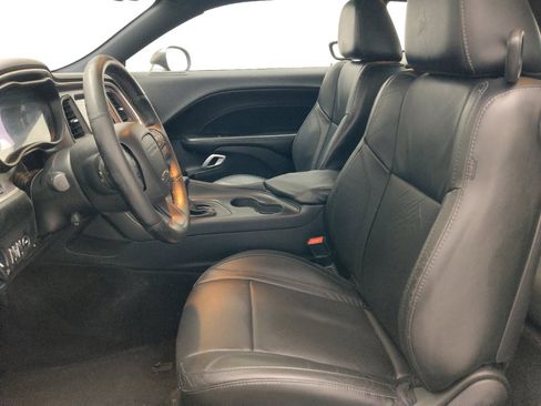 Used 2016 Dodge Challenger R/T Plus RWD image 17
