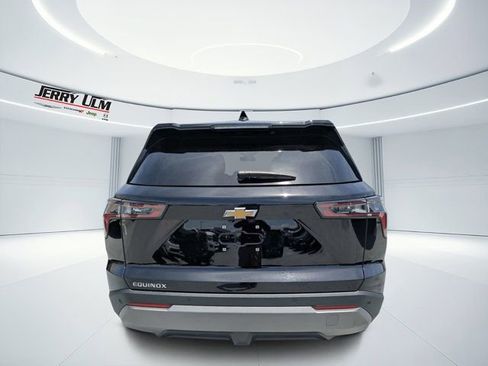 Used 2025 Chevrolet Equinox LT FWD image 4
