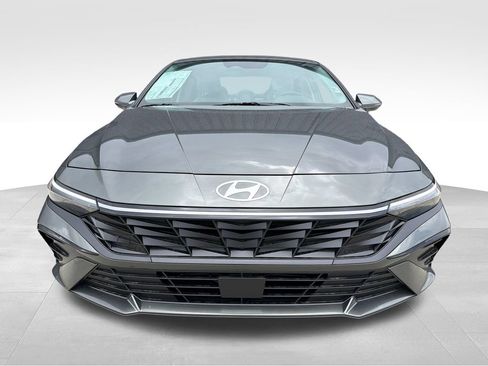New 2026 Hyundai Elantra Limited FWD image 11