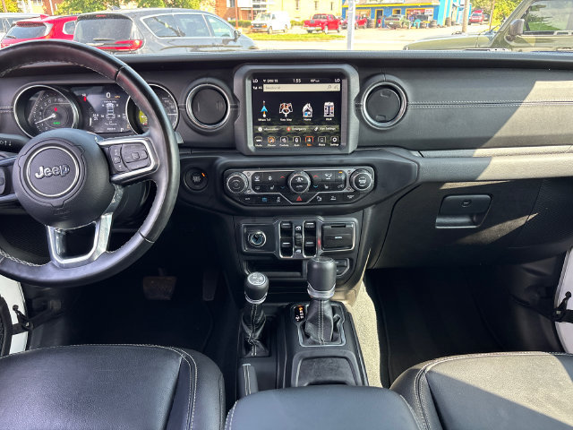 Used 2022 Jeep Wrangler Unlimited Sahara w/ Cold Weather Group AWD/4WD image 12