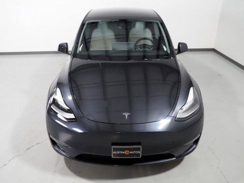 Used 2024 Tesla Model Y Performance image 12
