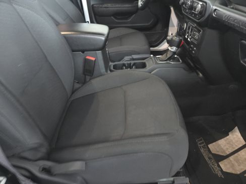 Used 2022 Jeep Wrangler Willys image 21
