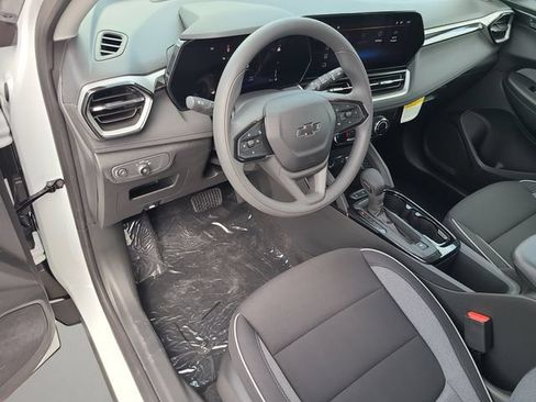 New 2026 Chevrolet TrailBlazer LT w/ Midnight Edition FWD image 18