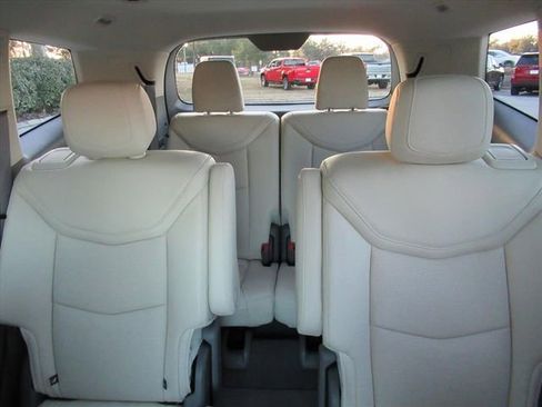 Used 2020 Cadillac XT6 Premium Luxury image 31