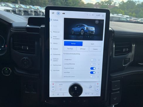 New 2025 Ford F150 Lightning Platinum image 32