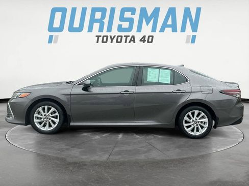 Used 2022 Toyota Camry LE w/ Carpet Mat Package (TMS) image 4