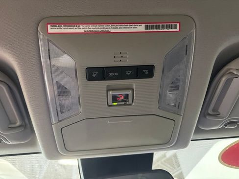 Used 2023 Toyota RAV4 AWD Hybrid image 40