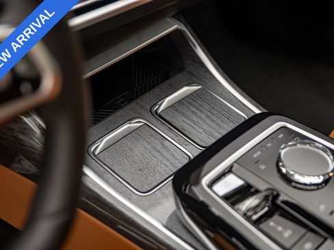 Used 2023 BMW 740i RWD image 25