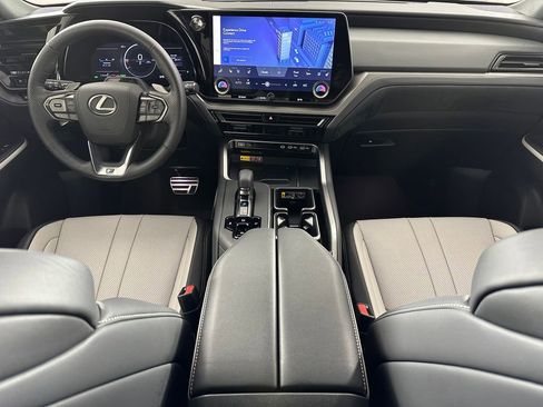 Used 2025 Lexus TX 500h AWD w/ Technology Package image 4