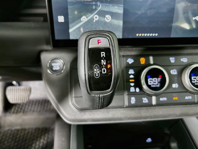 New 2026 Land Rover Defender 110 X-Dynamic SE AWD/4WD image 18