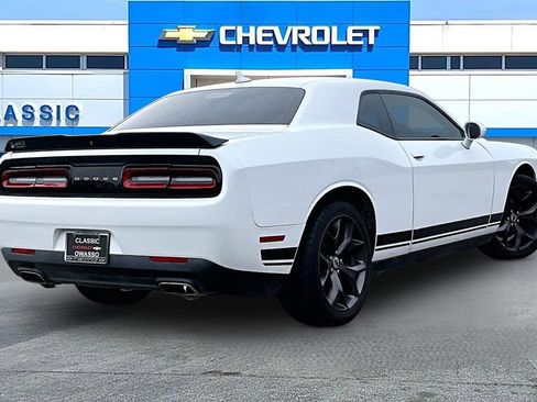 Used 2017 Dodge Challenger SXT w/ Sound Group RWD image 18