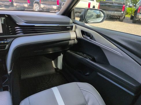 Used 2026 Toyota Camry SE FWD image 16