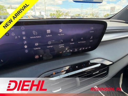 Used 2026 Buick Enclave Avenir AWD/4WD image 11