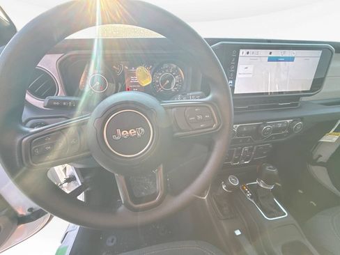 Used 2022 Jeep Wrangler Sport AWD/4WD image 10