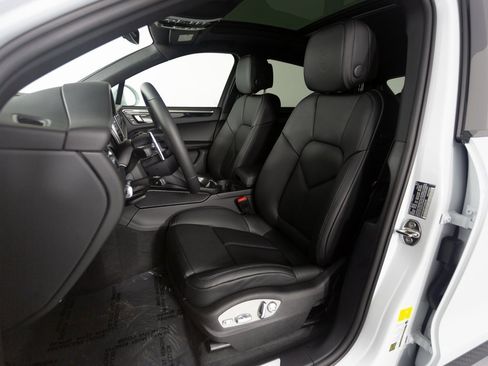 New 2026 Porsche Macan S image 5