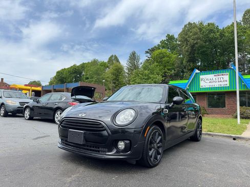 Used 2016 MINI Cooper Clubman FWD image 1