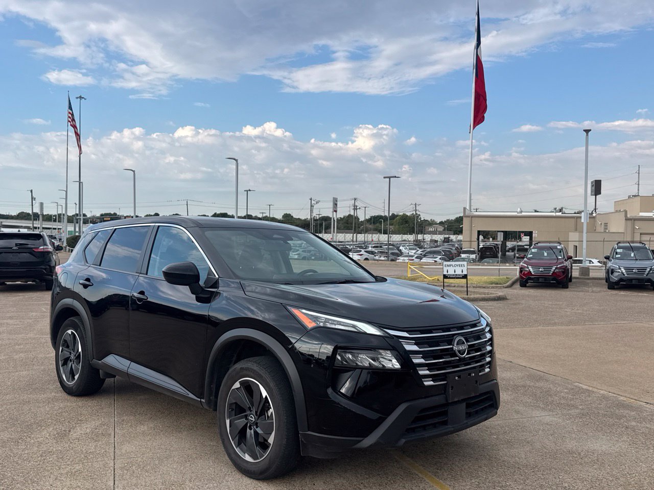 Certified 2025 Nissan Rogue SV FWD image 1