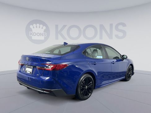 Used 2026 Toyota Camry SE w/ Multimedia Upgrade Package FWD image 11