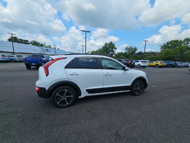 Used 2023 Kia Niro EX FWD image 10
