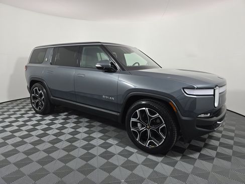 Used 2024 Rivian R1S Adventure Dual AWD/4WD image 7