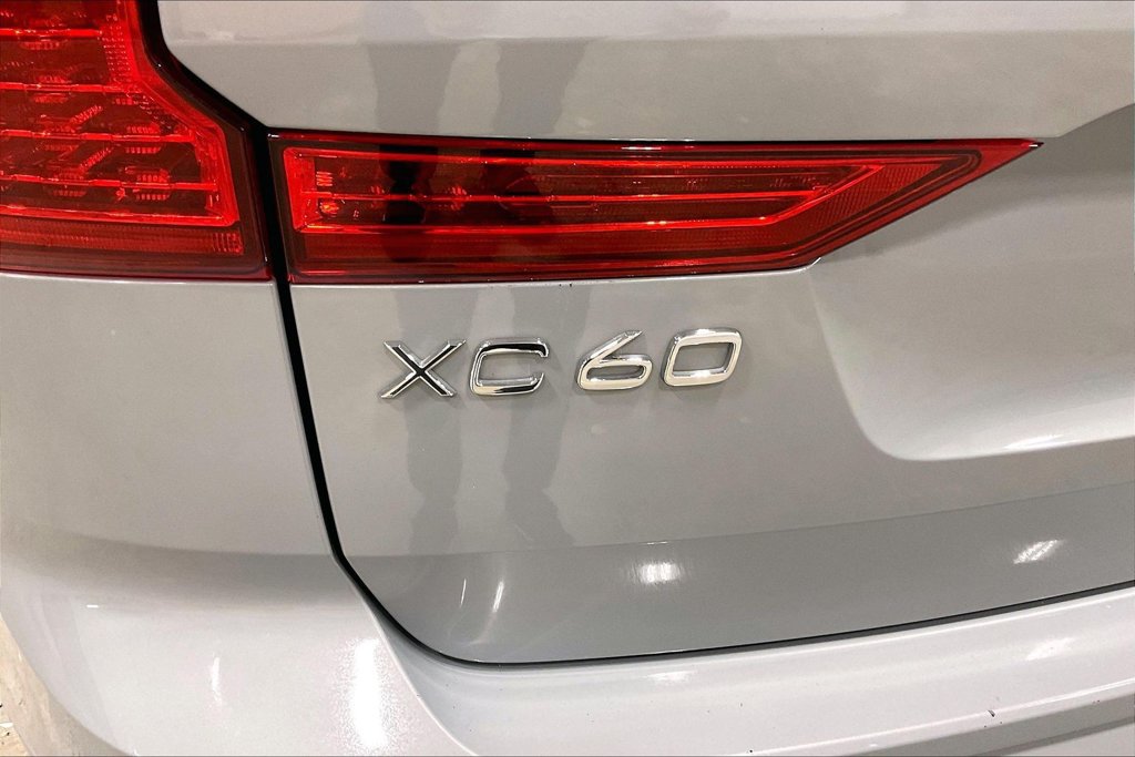 Certified 2024 Volvo XC60 B5 Plus w/ Climate Package AWD/4WD image 25