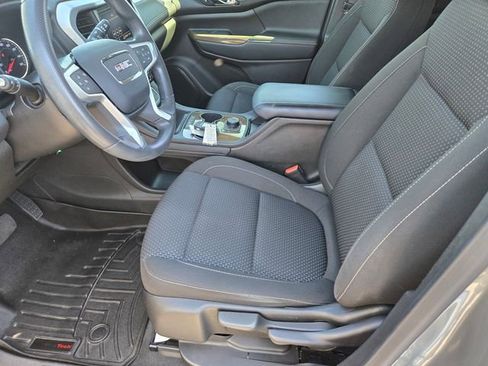 Used 2023 GMC Acadia SLE image 12