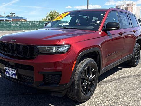 Used 2024 Jeep Grand Cherokee L Laredo AWD/4WD image 1
