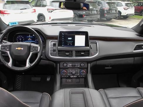 Used 2023 Chevrolet Suburban Premier AWD/4WD image 37