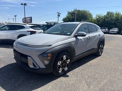 Used 2025 Hyundai Kona SEL FWD image 5