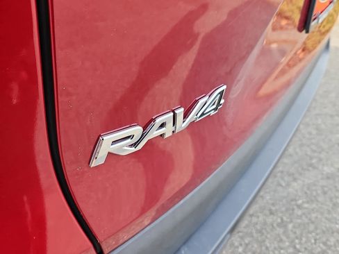 Used 2019 Toyota RAV4 Limited image 31