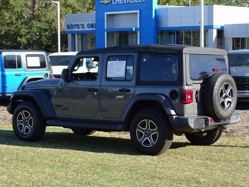 Used 2020 Jeep Wrangler Unlimited Sport image 4