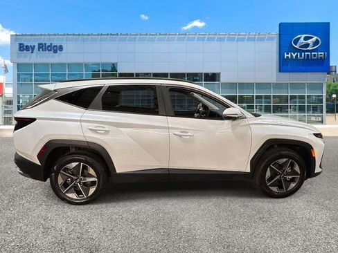 Used 2025 Hyundai Tucson SEL AWD/4WD image 2