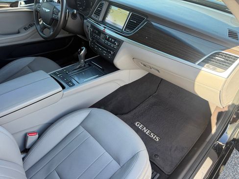 Used 2017 Genesis G80 3.8 w/ Option Group 02 image 31