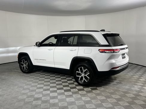 Certified 2024 Jeep Grand Cherokee Limited image 8