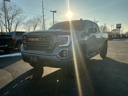 Used 2021 GMC Sierra 1500 AT4 w/ AT4 Premium Package image 3